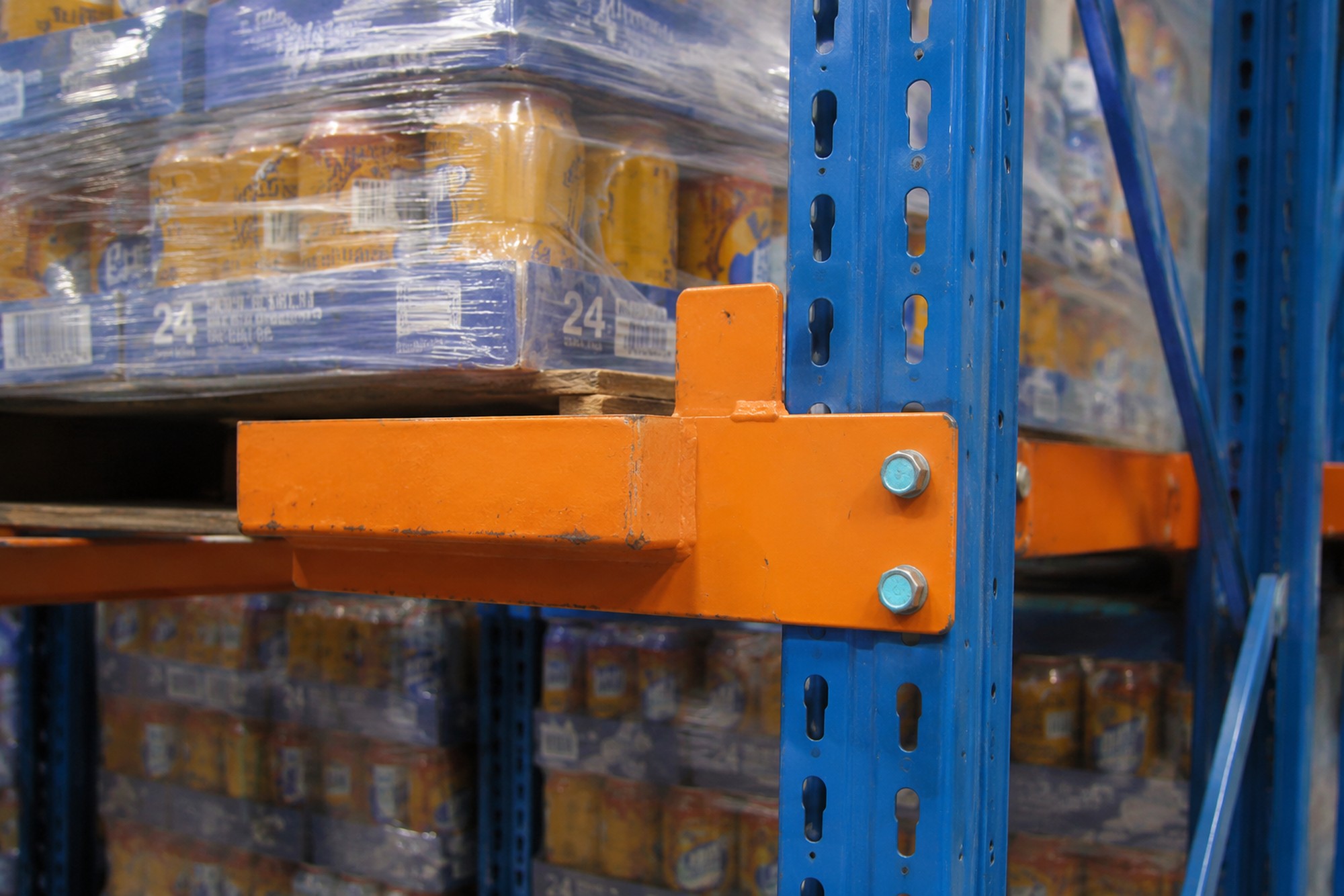 Warehouse Commercial Industrial drive-in pallet racking rail upright connection beverage pallets racknsave Singapore